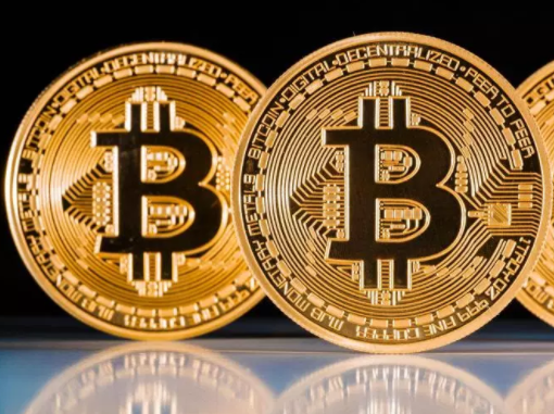 Bitcoin, la nuova previsione di Tom Lee lo vede a 22.000 dollari entro la fine dell’anno.